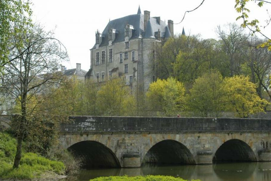 residence senior chateauroux exterieur