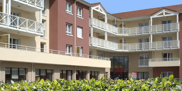résidence senior montrond-les-bains exterieur