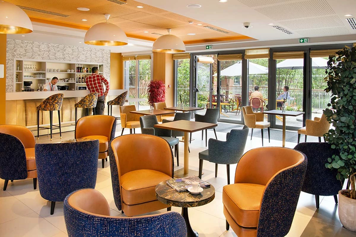 résidence senior tours bar