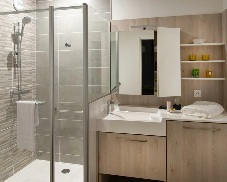 résidence senior nîmes salle de bain