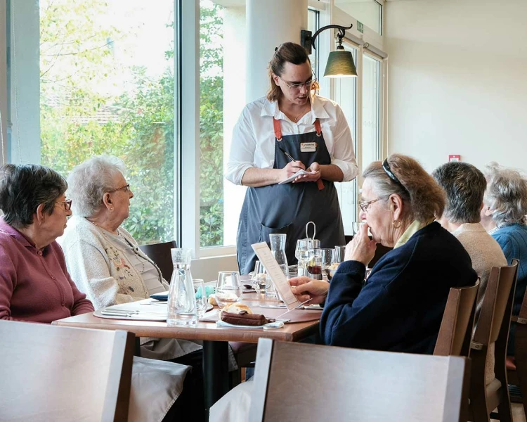 résidence senior Vierzon restaurant