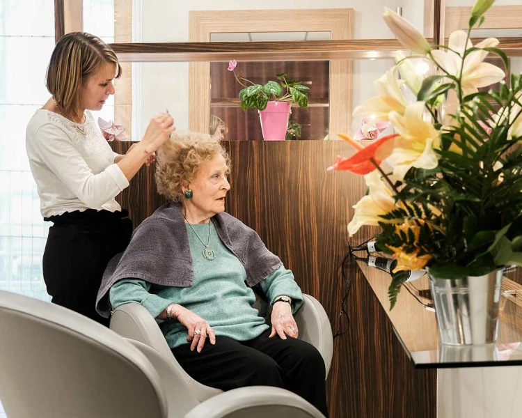 résidence senior Vierzon coiffeur