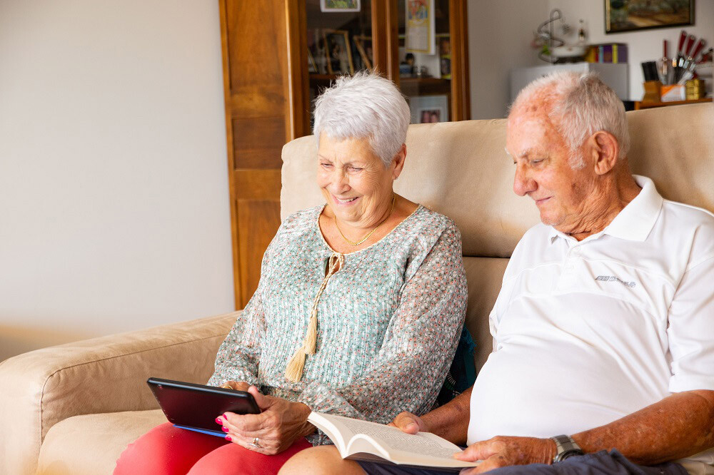 couple-seniors-tablette.jpg