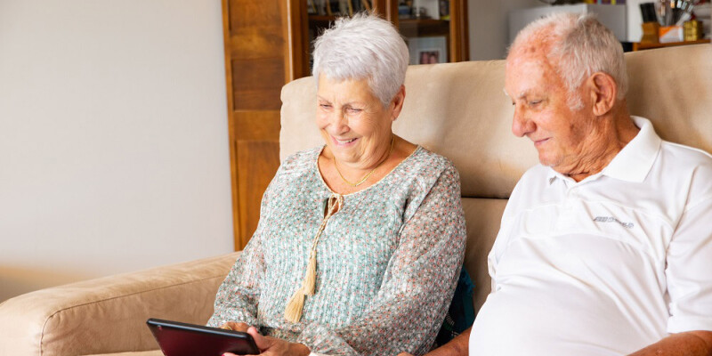 couple-seniors-tablette.jpg