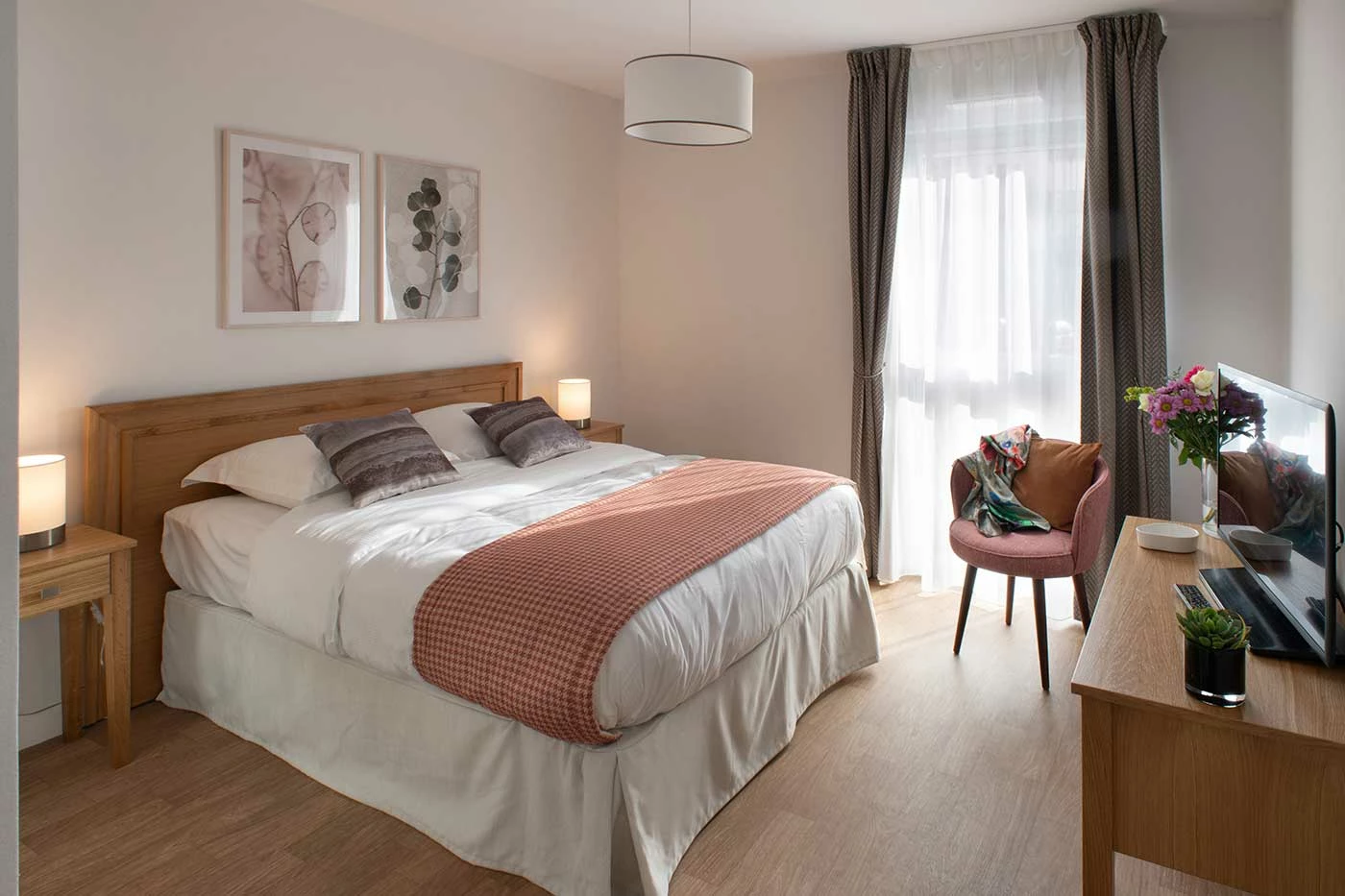 residence-senior-joue-les-tours-chambre.jpg