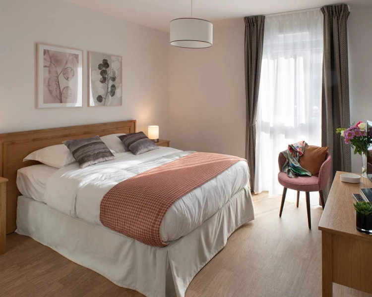 residence-senior-joue-les-tours-chambre.jpg