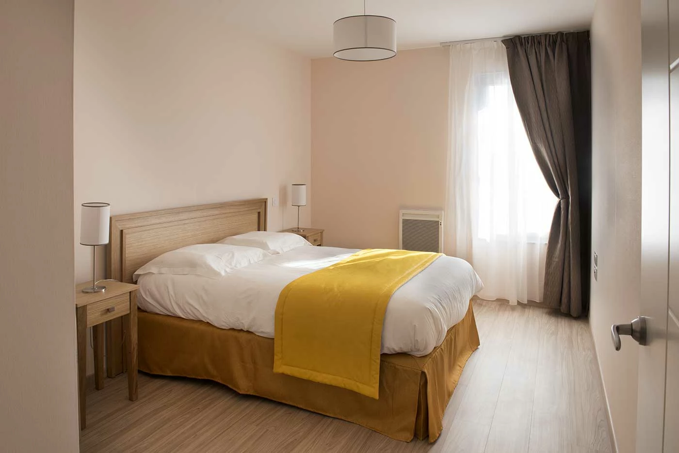residence-senior-la-tremblade-chambre.jpg