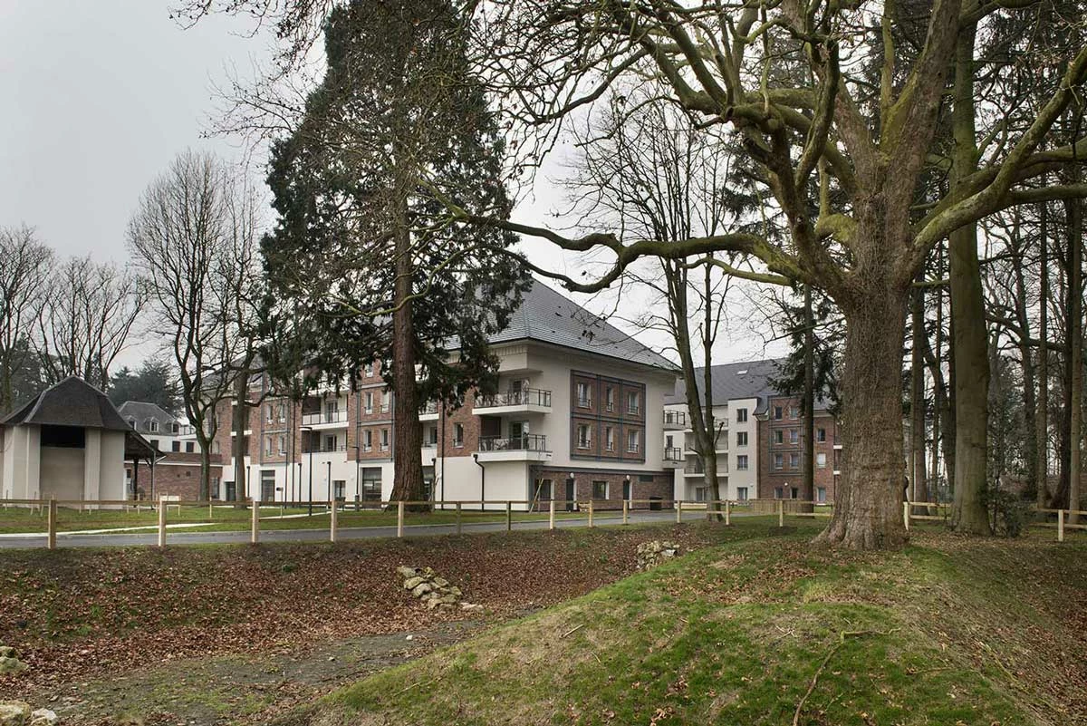 residence-senior-maubeuge-exterieur.jpg