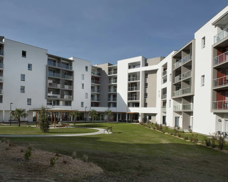 residence-senior-pau-exterieur.jpg