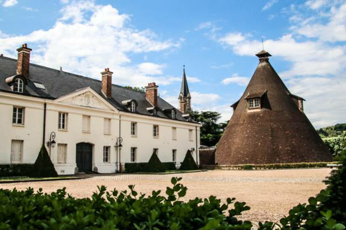 residence-senior-le-creusot-exterieur.jpg