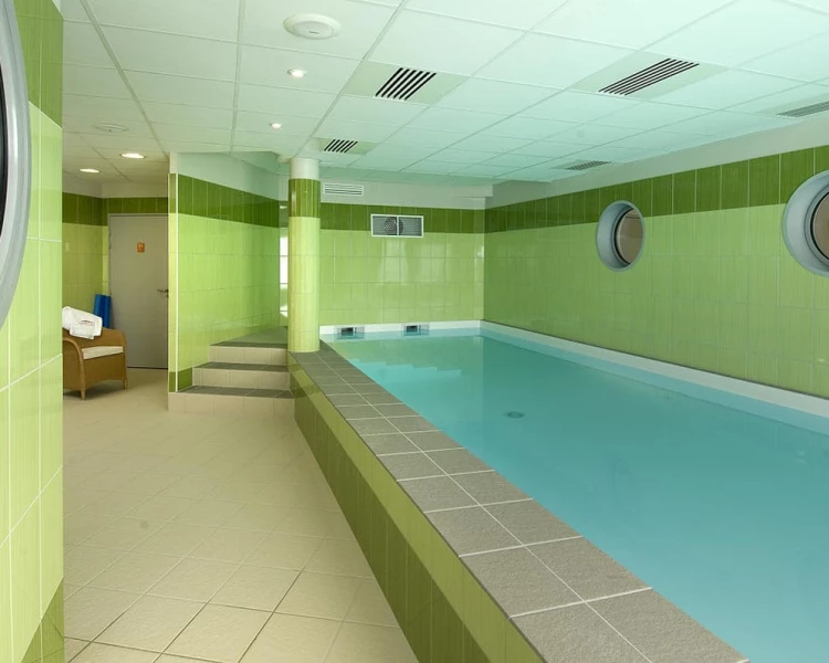 résidence senior orléans piscine