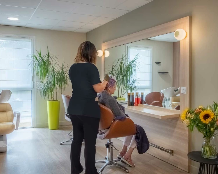 résidence senior le mans coiffeur