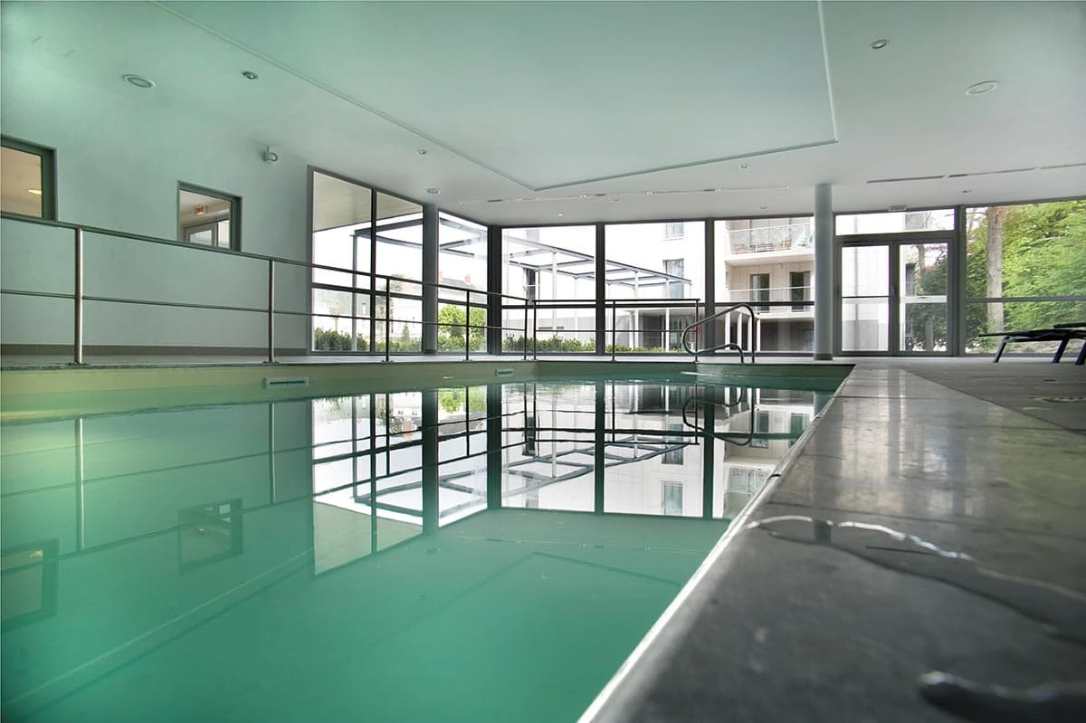 résidence senior tours piscine