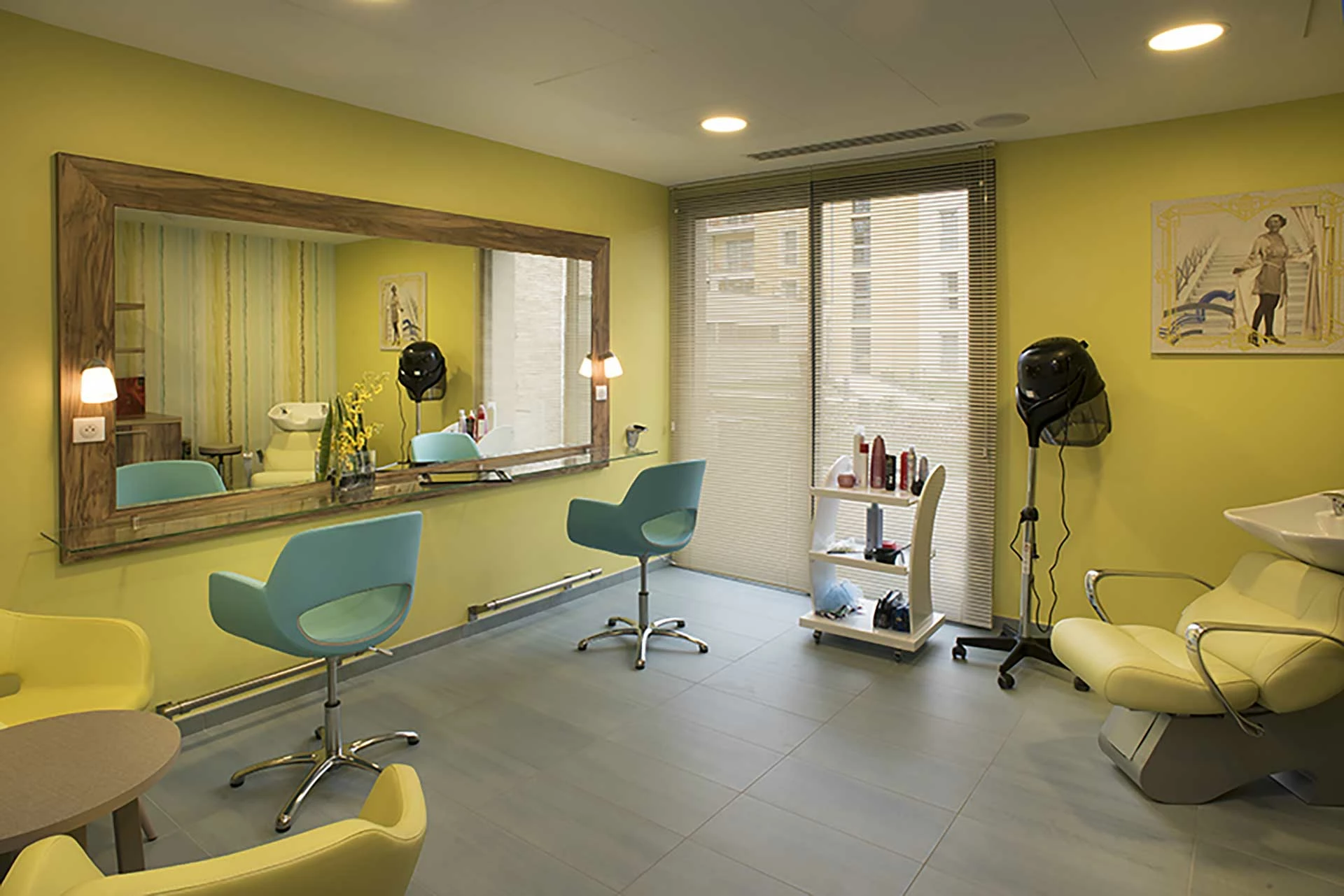 residence-senior-domitys-coiffeur.jpg