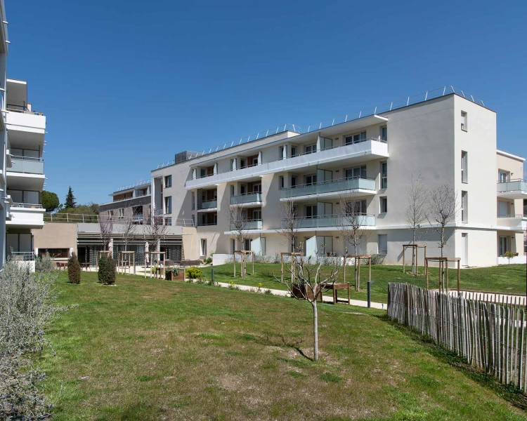 residence-senior-carpentras-exterieur.jpg