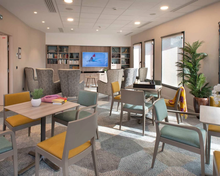 residence-senior-saint-aubin-les-elbeuf-salon.jpg