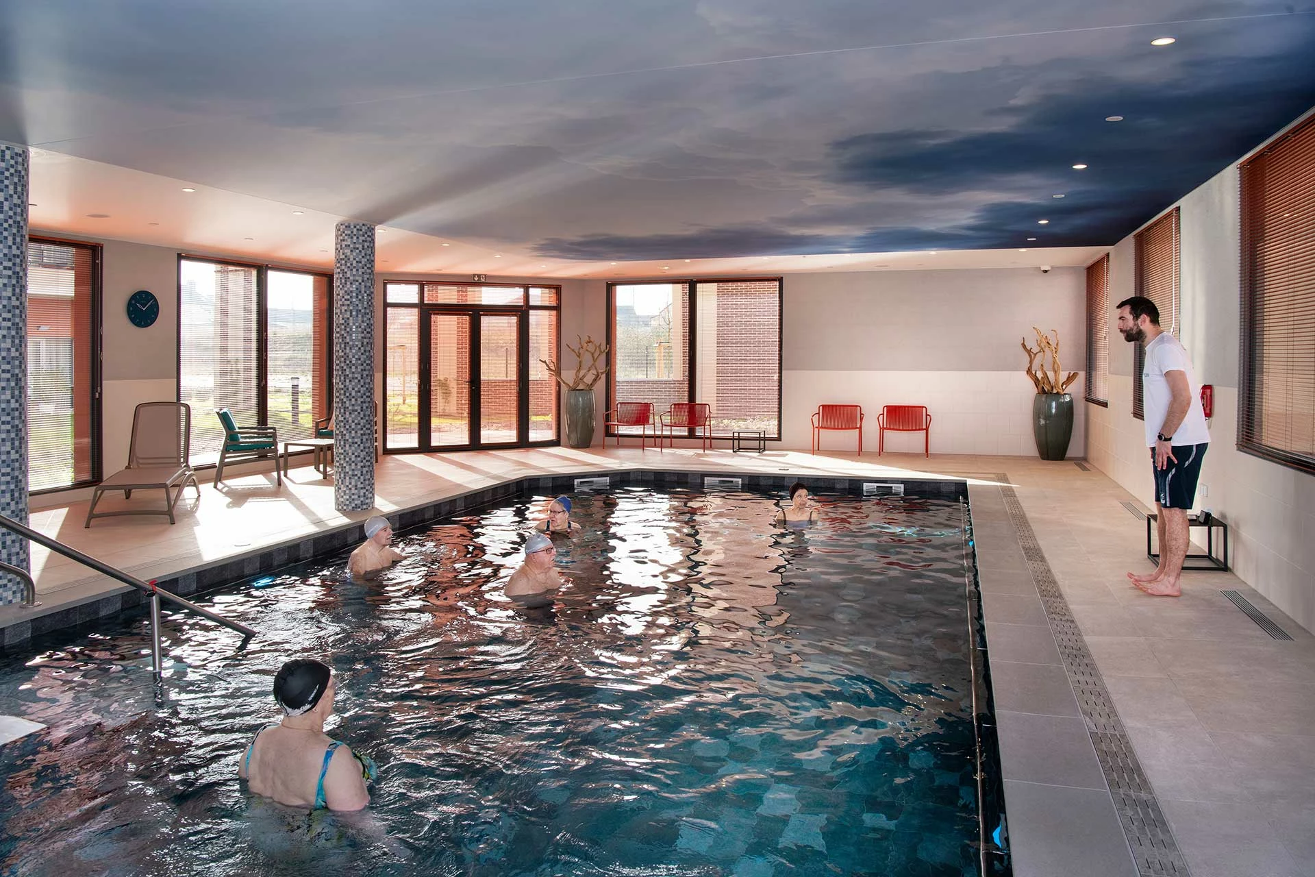 residence-senior-saint-aubin-les-elbeuf-piscine.jpg