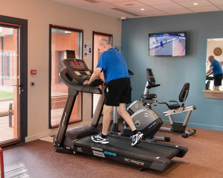 residence-senior-saint-aubin-les-elbeuf-fitness.jpg