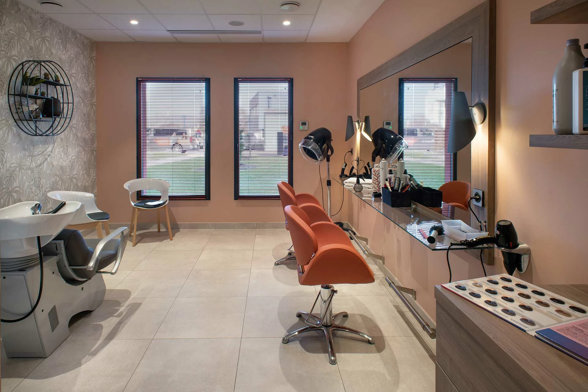 residence-senior-saint-aubin-les-elbeuf-coiffeur.jpg