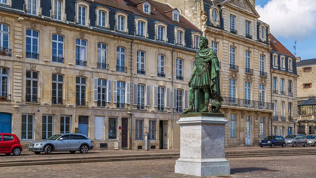 La cité de Guillaume le Conquérant : une métropole vivante et animée