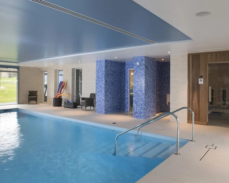 résidence senior saint-nazaire piscine