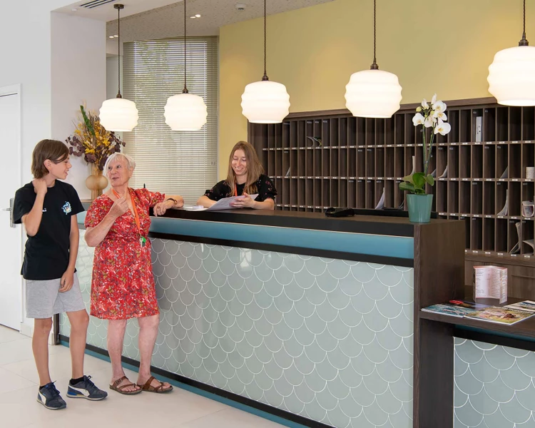 residence-senior-domitys-accueil.jpg