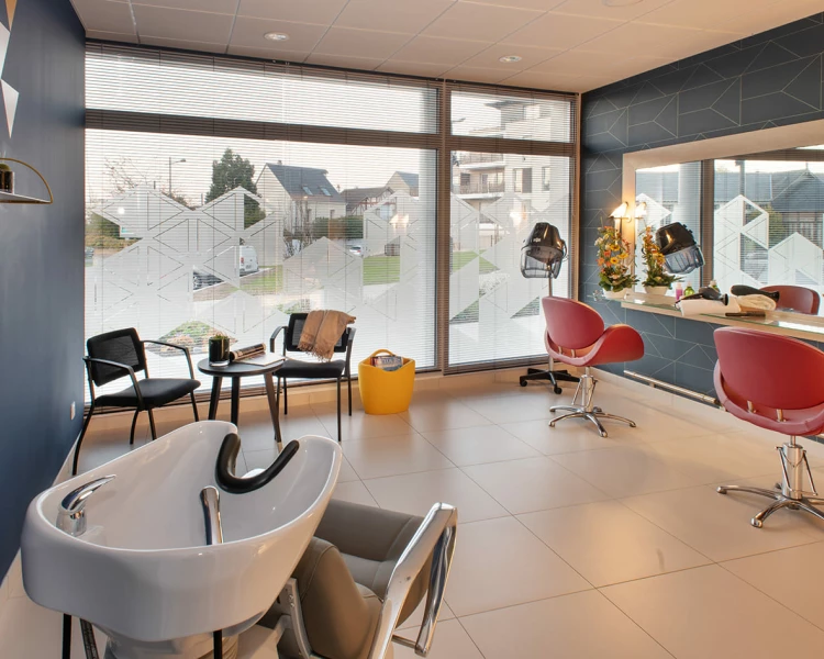 residence-senior-joue-les-tours-coiffeur.jpg