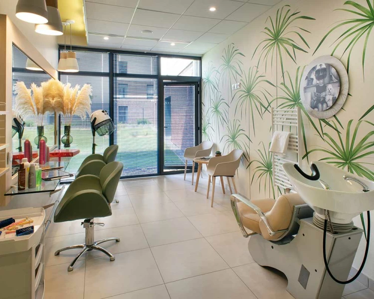 residence-senior-domitys-coiffeur.jpg