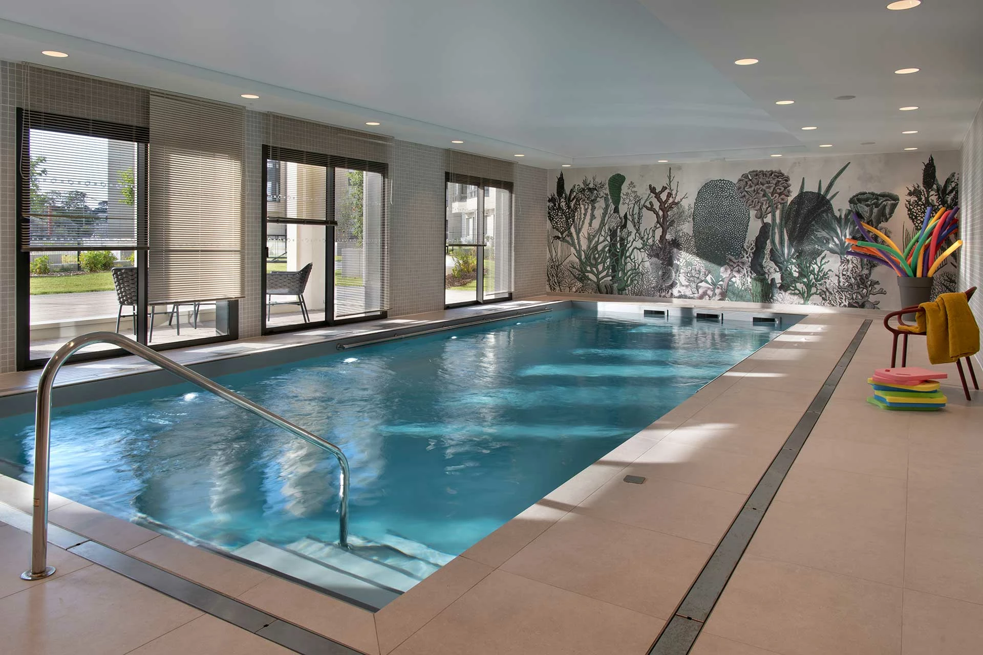 residence senior villepinte  piscine