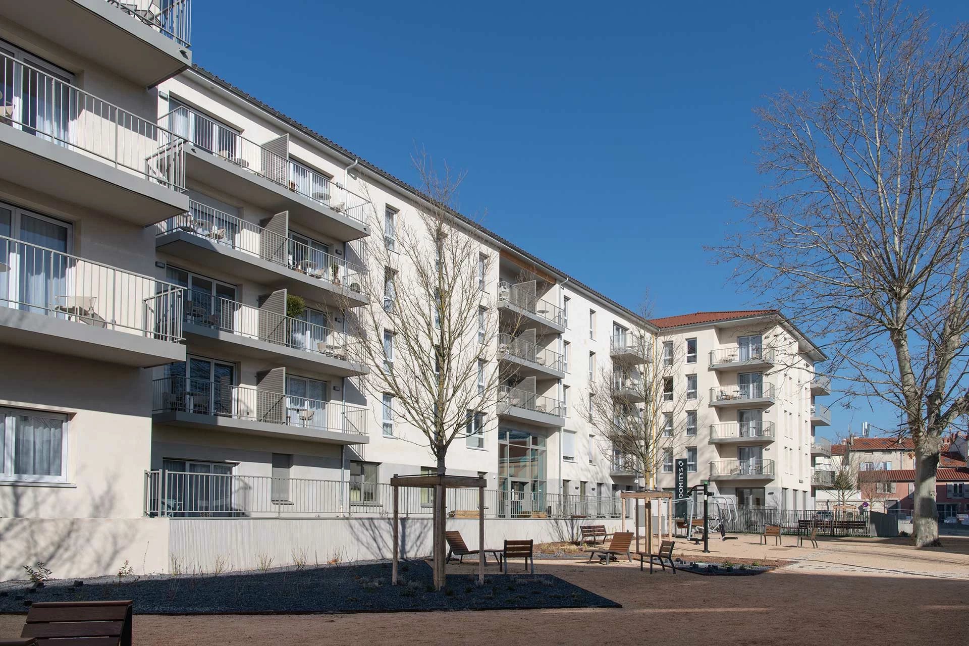 residence-senior-le-puy-en-velay-exterieur.jpg