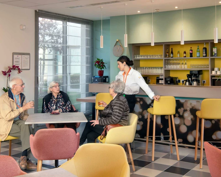 residence-senior-le-puy-en-velay-bar.jpg