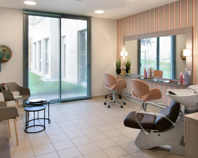 residence-senior-le-puy-en-velay-coiffeur.jpg