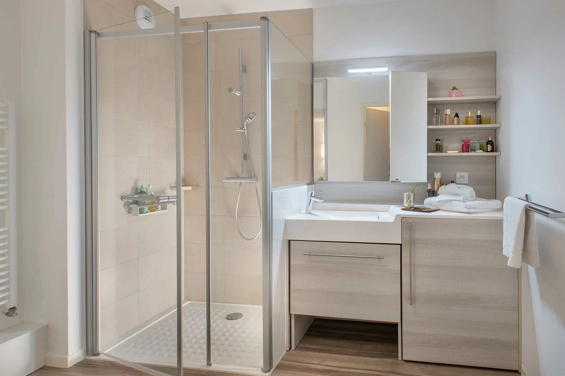 residence senior cluses salle de bain