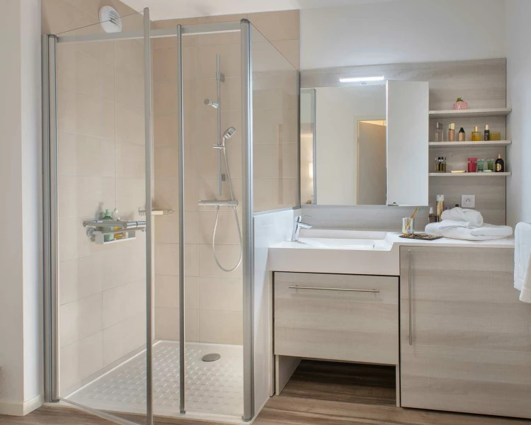 residence senior cluses salle de bain