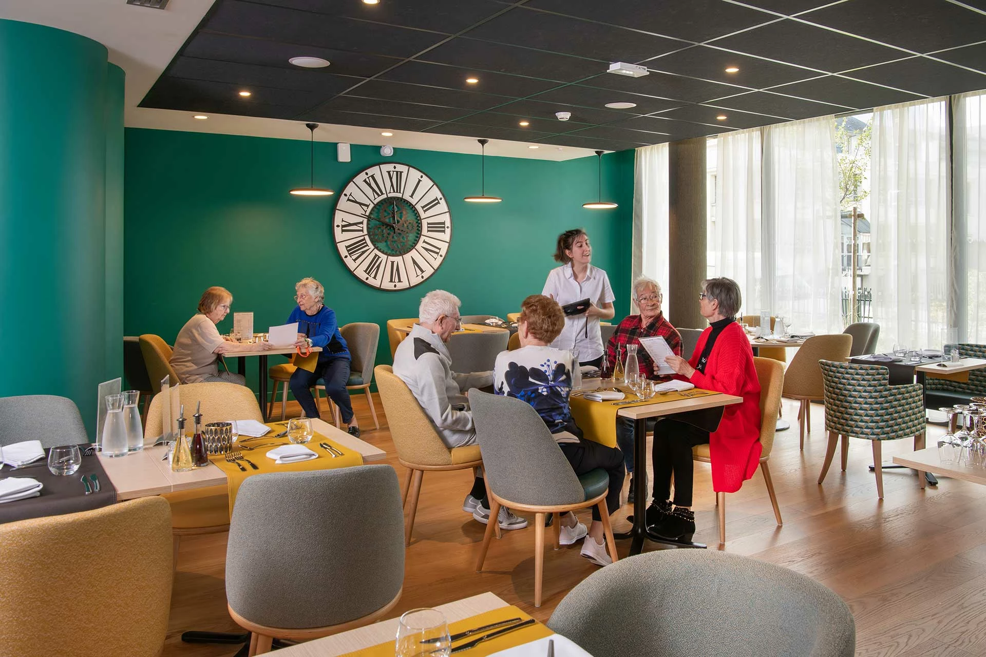 residence senior cluses restaurant