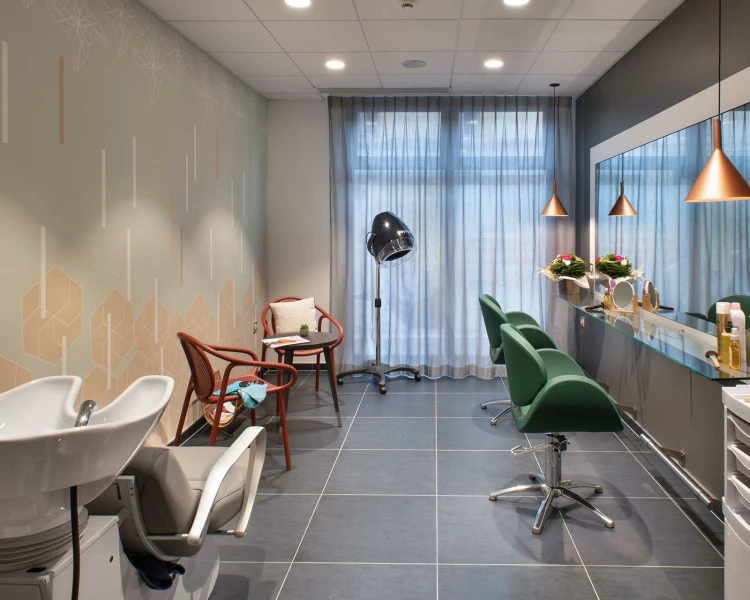 residence-senior-domitys-coiffeur.jpg