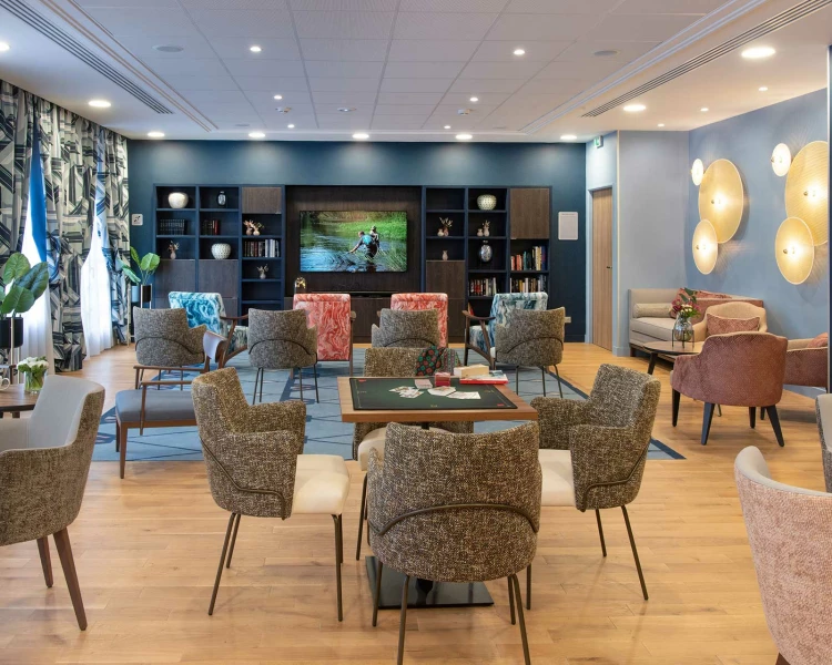 residence-senior-domitys-salon-2.jpg