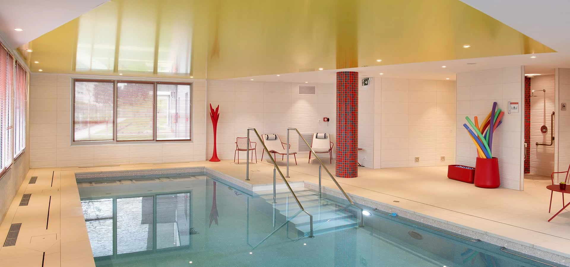 residence-senior-agen-piscine.jpg