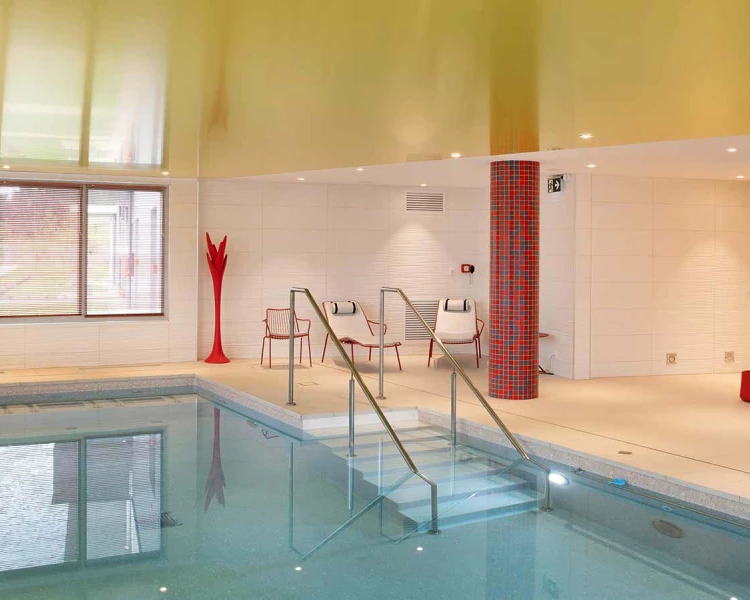 residence-senior-agen-piscine.jpg