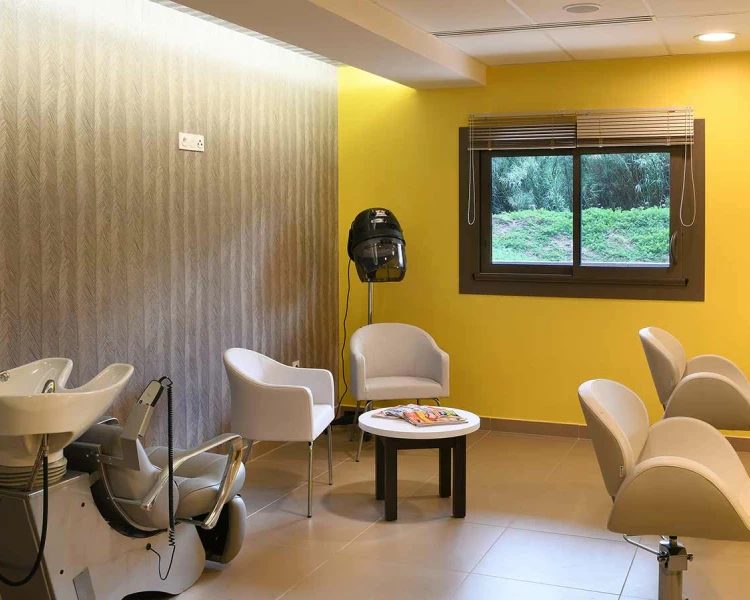 residence senior ajaccio coiffeur