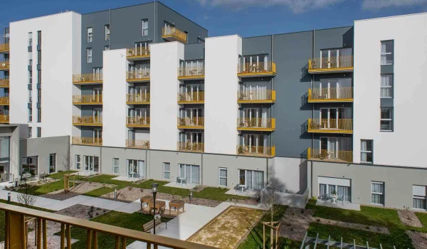 residence-senior-angers-exterieur.jpg