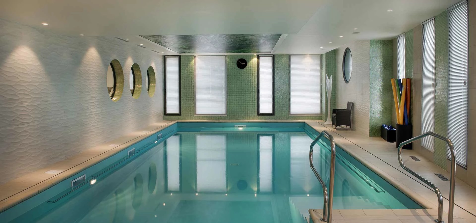 residence-senior-angers-piscine