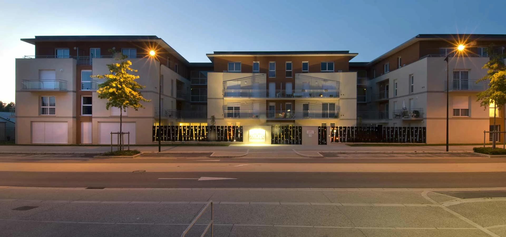 residence-senior-alencon-exterieur.jpg
