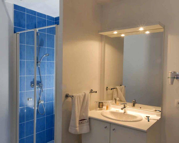 residence-senior-alencon-salle-de-bain.jpg