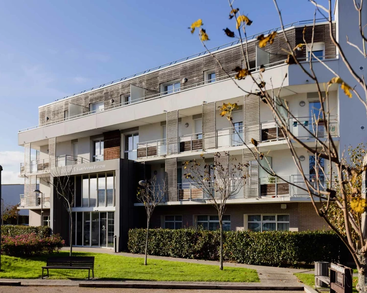 residence-senior-bayeux-exterieur.jpg