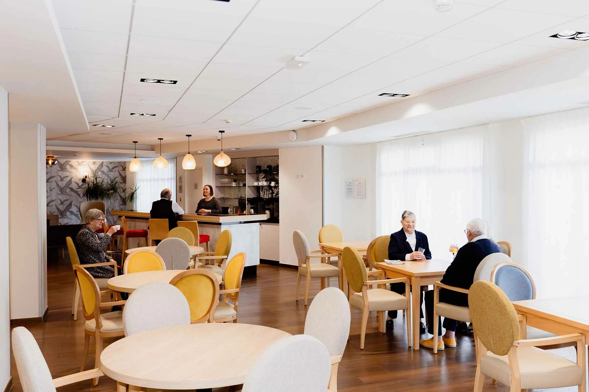 residence-senior-bayeux-bar