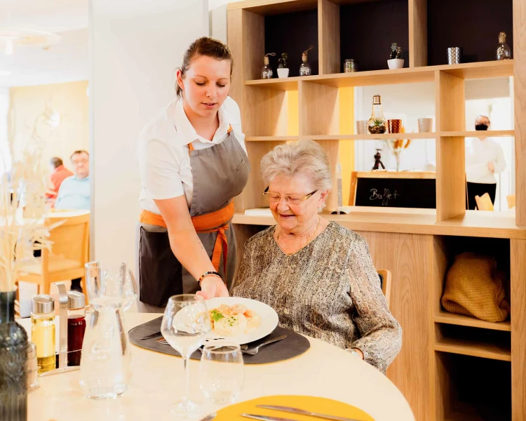 residence-senior-bayeux-restaurant