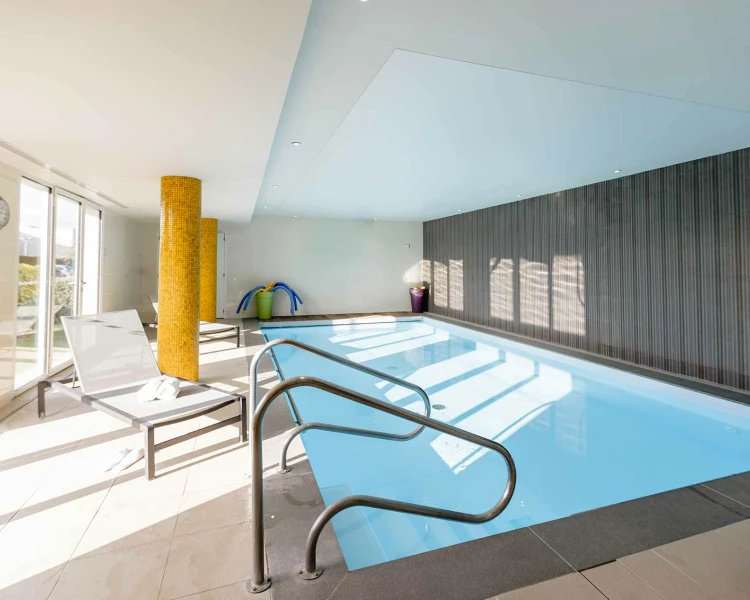 residence-senior-bayeux-piscine