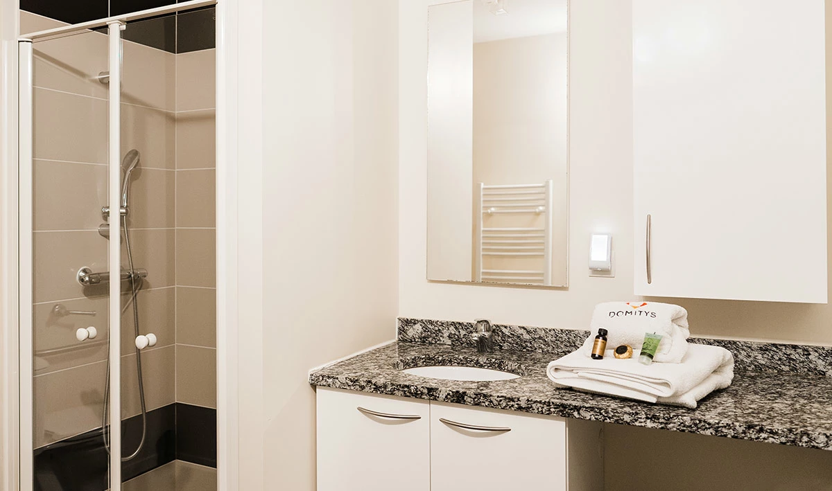 residence-senior-domitys-salle-de-bain.jpg