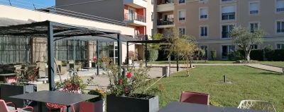 residence-senior-cavaillon-exterieur.jpg